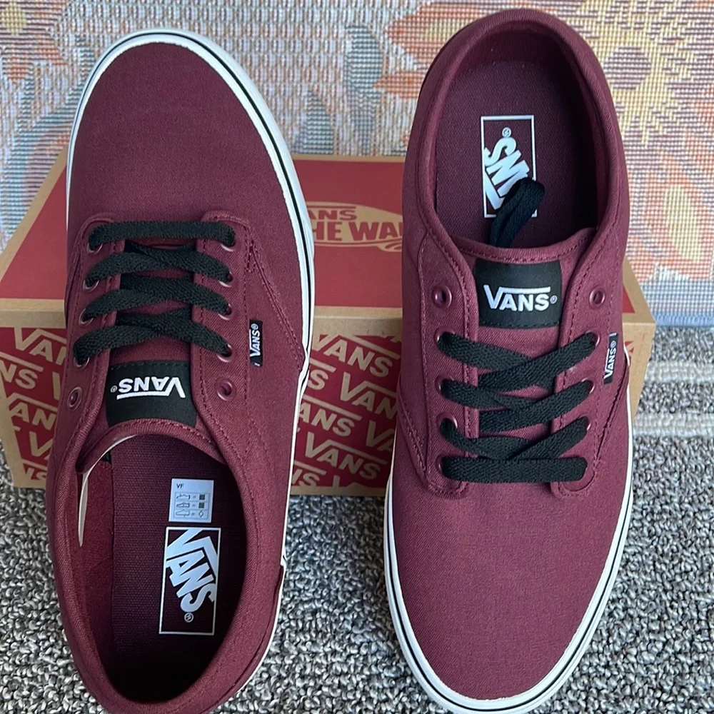 Vans WMNS Atwood
(Canvas) Oxblood/White
VN000TUY8J3
Sneakers - Picture 13 of 16